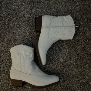 Cowgirl booties size 8